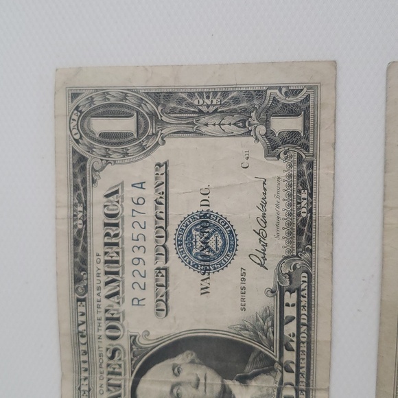 Lot 3 Vintage Rare One Dollar Rare  Blue Seal Silver Certificate. - Picture 4 of 8